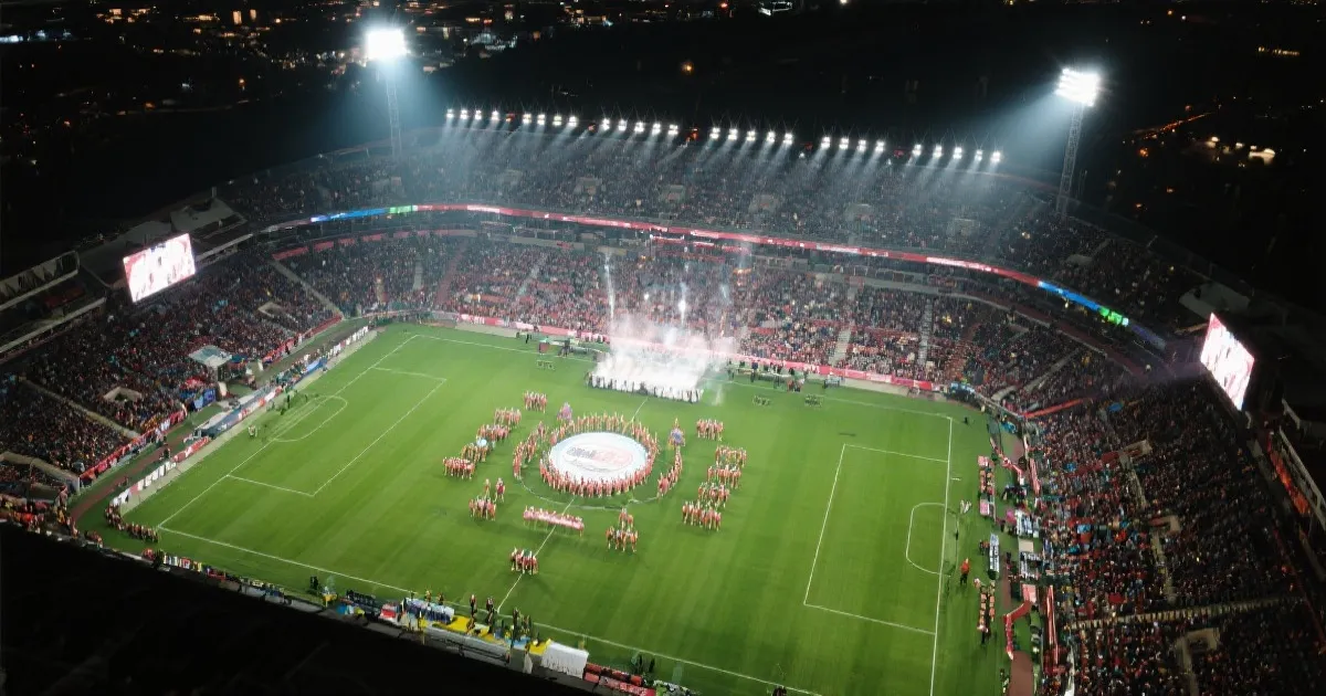 开幕式舞台与灯光氛围示意